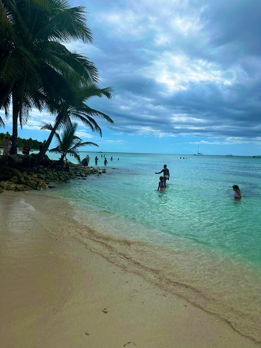 hey_itsmelorie's tweet photo. Hello Saona 🇩🇴 https://t.co/lcrkXoO5WZ