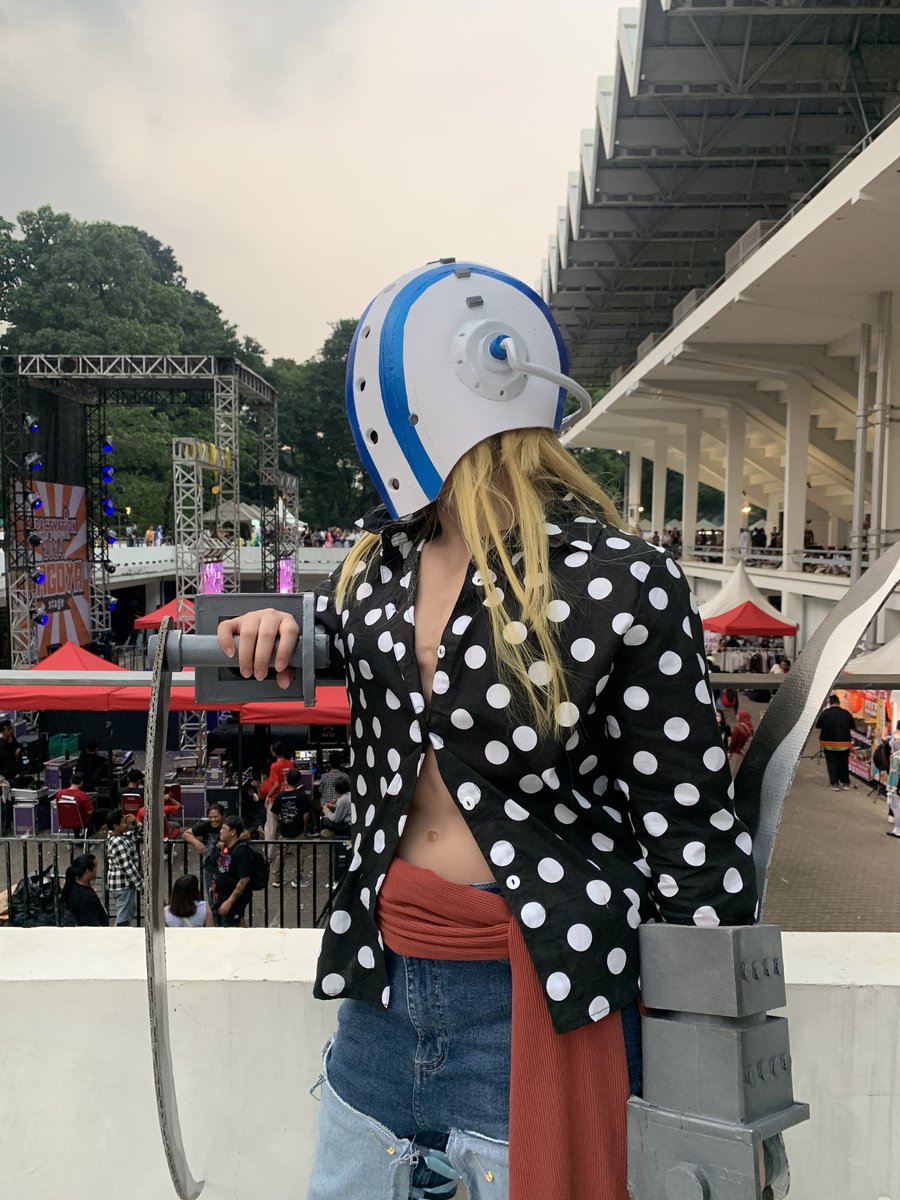 cackball's tweet image. #Killer cosplay I did back in 2024
I could barely see anything