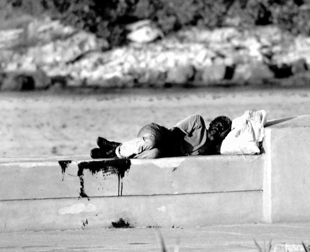 🛑🇨🇺Una ciudad cubierta de basura, aire irrespirable por la quema constante de desechos, plagas, enfermedades, apagones, falta de agua y alimentos.

💔Una realidad  marcada por la precariedad:
calles colapsadas, transporte inexistente y condiciones sanitarias que afectan a todos,