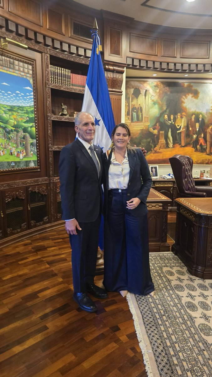 Julia Talbott tweet media