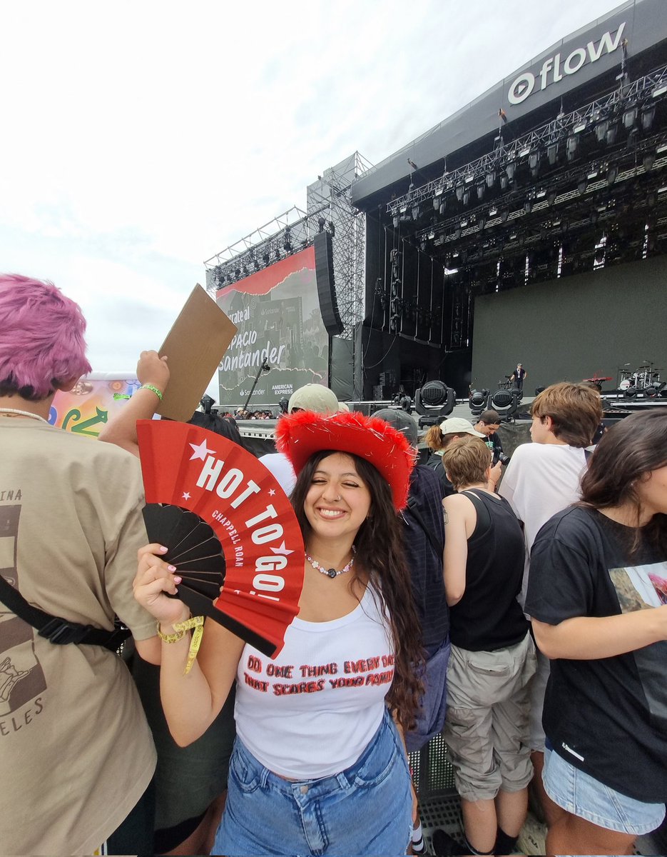 holi! mi nombre es juana, tengo 22 y soy de arg💋 amo a chappell desde principios del año pasado y tuve la suerte de poder ir al lolla, mi canciones mas personales son casual y good luck babe y mis favoritas son guilty pleasure y naked in manhattan
#integracionchappell 
<a href="/juuusgfg/">juu⭑⸆⸉┆INTEGRACIÓN CHAPPELL</a>