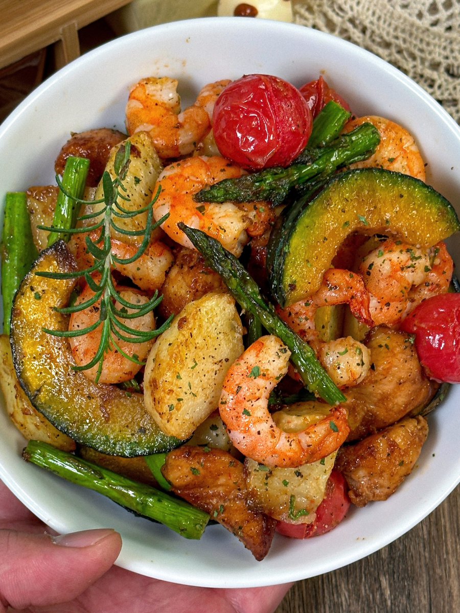 lydialawrence tweet media