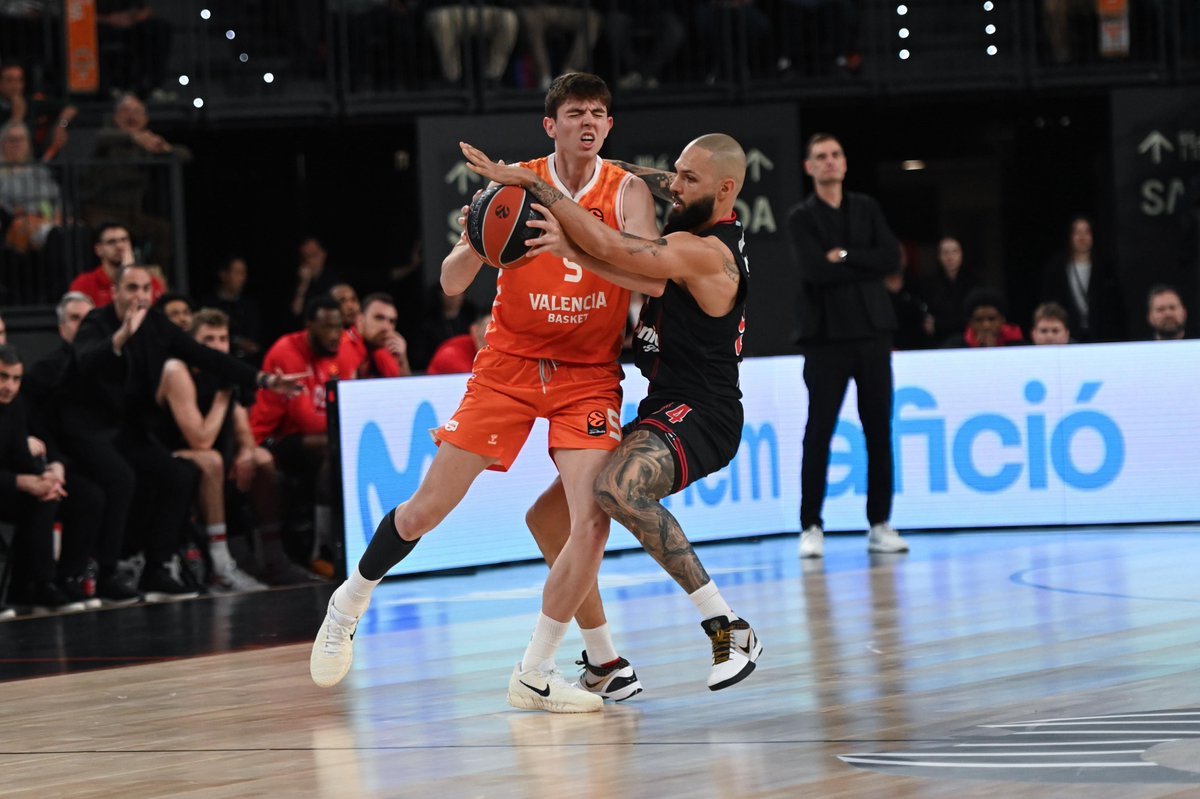 Los pasos de De Larrea que han terminado en el triple de Alec Peters.

📸 <a href="/Rociojorda/">Rocio Jordá Gil</a>
