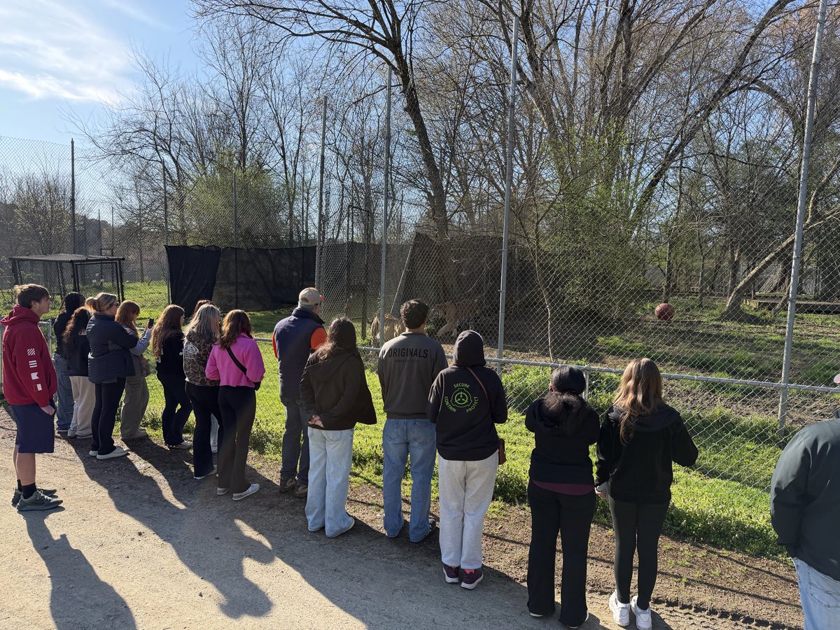 HuntFFA's tweet photo. Hunt FFA members/animal science students traveled to the Carolina Tiger Rescue last week. https://t.co/tDRgWZFXO7
