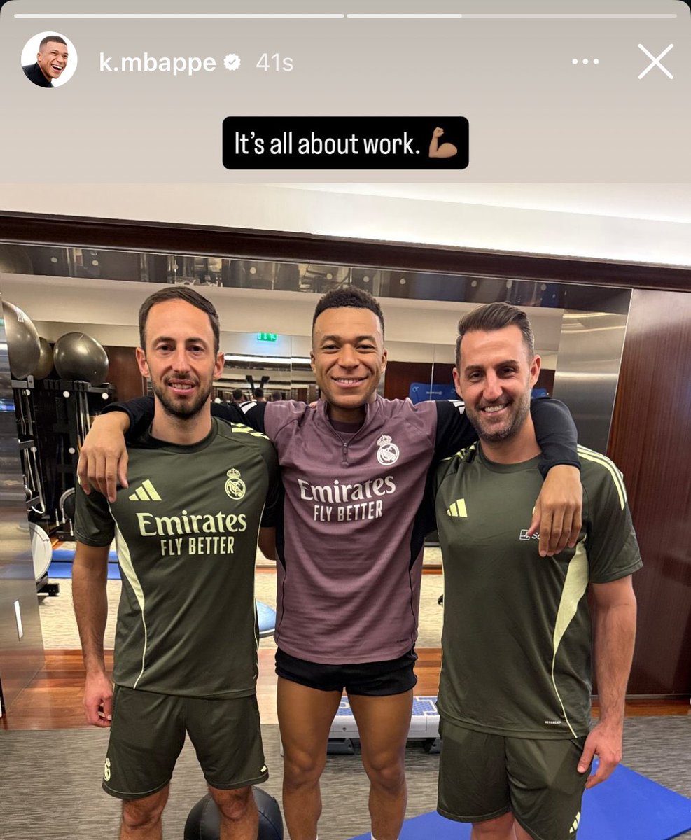 ᴍᴀɴᴜ. tweet media