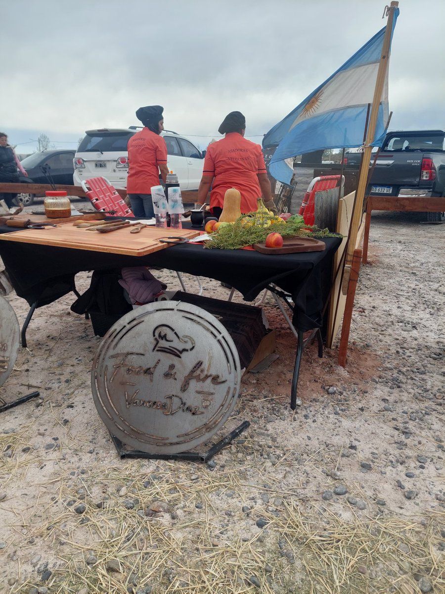 Van_Di81's tweet photo. Food &amp; fire llegó a Rincón de los sauces... #mujeresasadoras https://t.co/DWnaVDTuwr