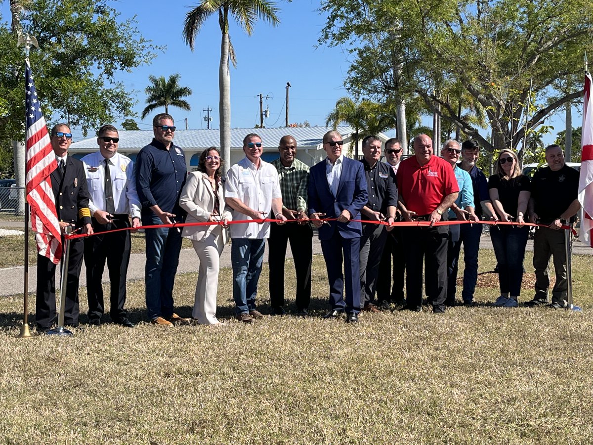 MyFDOT_SWFL's tweet photo. A beautiful day to celebrate the 100th anniversary of Matlacha 🌴☀️ and the substantial completion of the Little Pine Island Bridge 🌉
Grateful for the collaboration of Governor Ron DeSantis, #FDOT, Lee County government, and local commissioners.
Building strong communities 💪🏡 https://t.co/X3CV1xW3kz