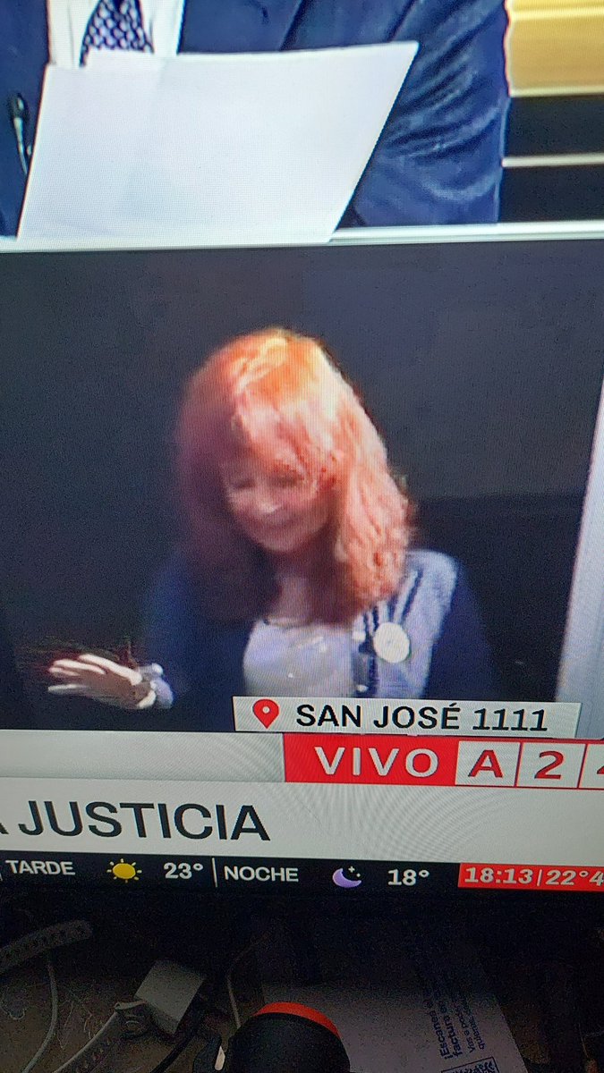No era que la REA PRESA KONDENADA POR KORRUPTA NO PODÍA ALTERAR LA PAZ DEL BARRIO? A CÁRCEL COMÚN BASURA KORRUPTA!! PARA CUANDO LE SACAN LO ROBADO?  JUECES KOMPLICES