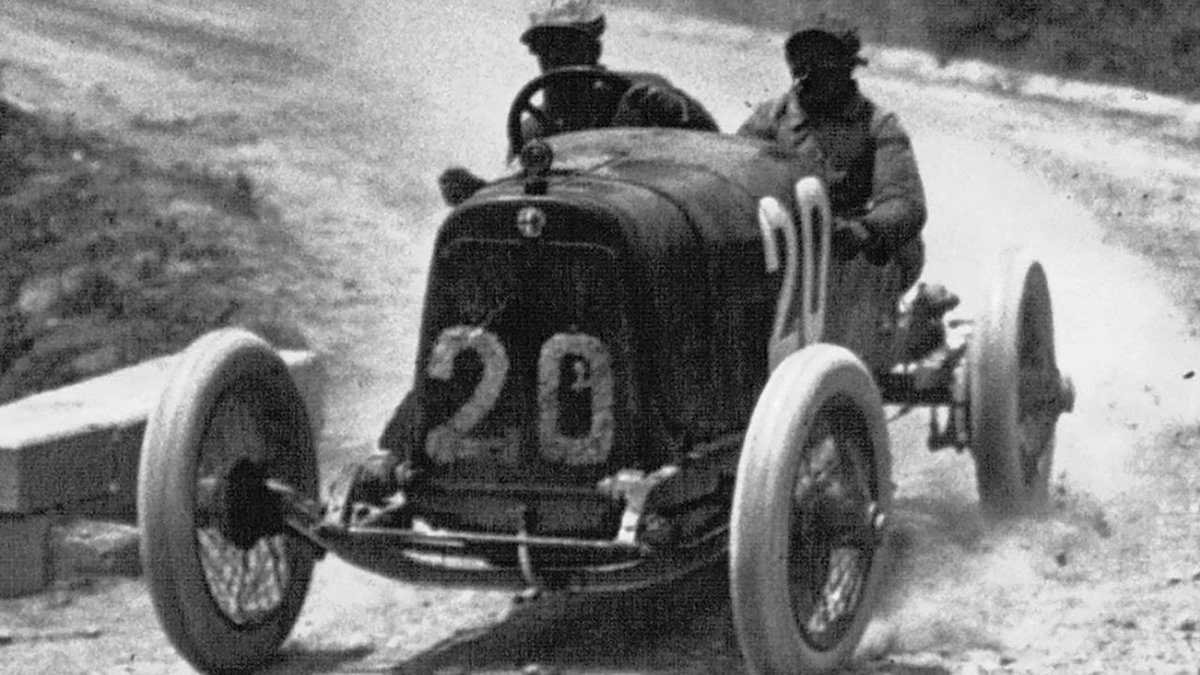 GoodwoodRRC's tweet image. From pre-war pioneers to modern performance heroes, Alfa Romeo’s greatest road cars are a blend of beauty, innovation and racing DNA. These are the machines that define the brand, do you agree with our choices? 👇 #AlfaRomeo 
goodwood.com/grr/road/news/…