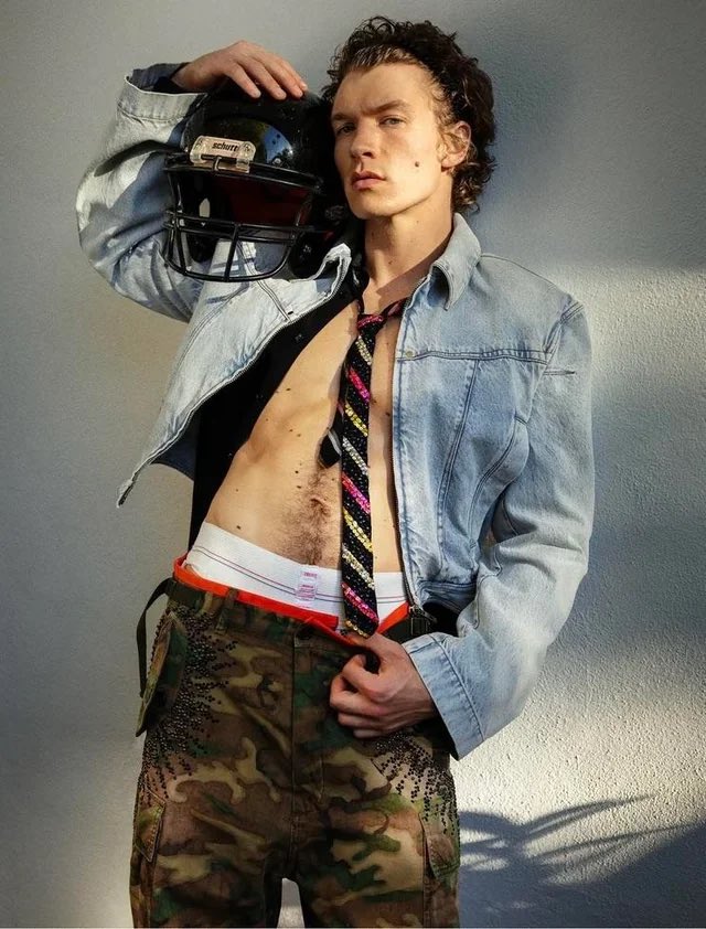 💛🖤 tweet media