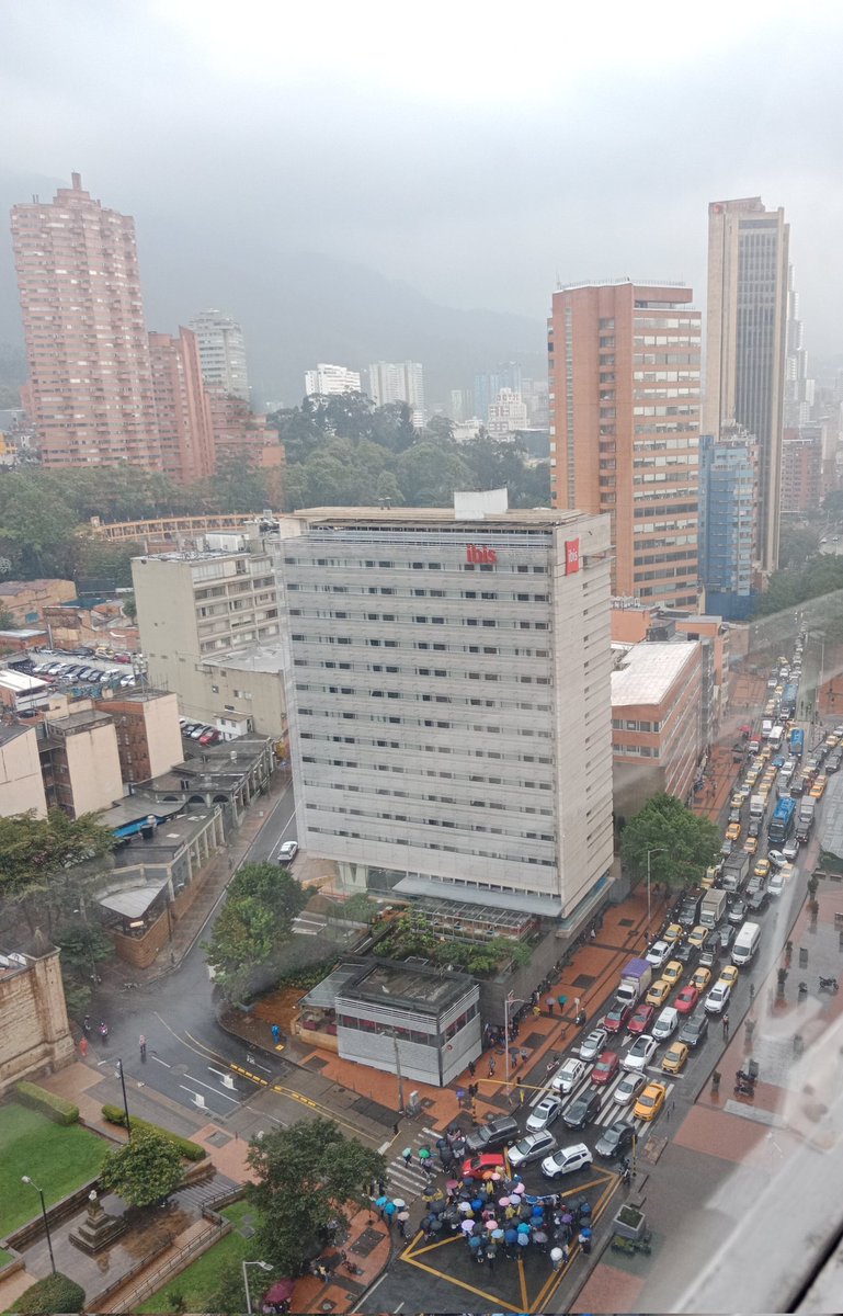jeimyo1's tweet photo. @BogotaTransito @SectorMovilidad https://t.co/LgpiCNUJjM
