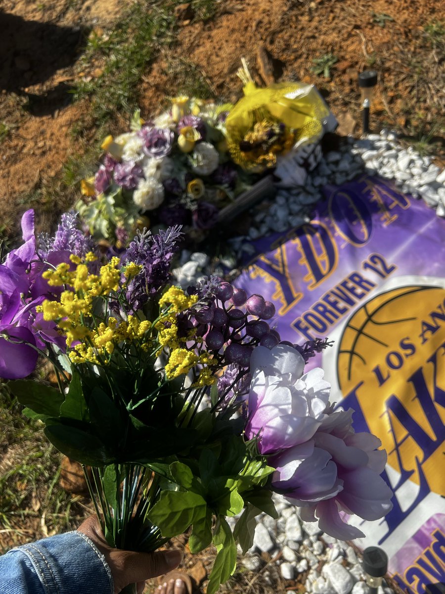 Jays_World15's tweet photo. I went to see my nephew today. It’s been a year since you’ve been gone, but you’re always on my mind and forever in my heart. 💜💛 #Forever12 https://t.co/IntzdKAkFn