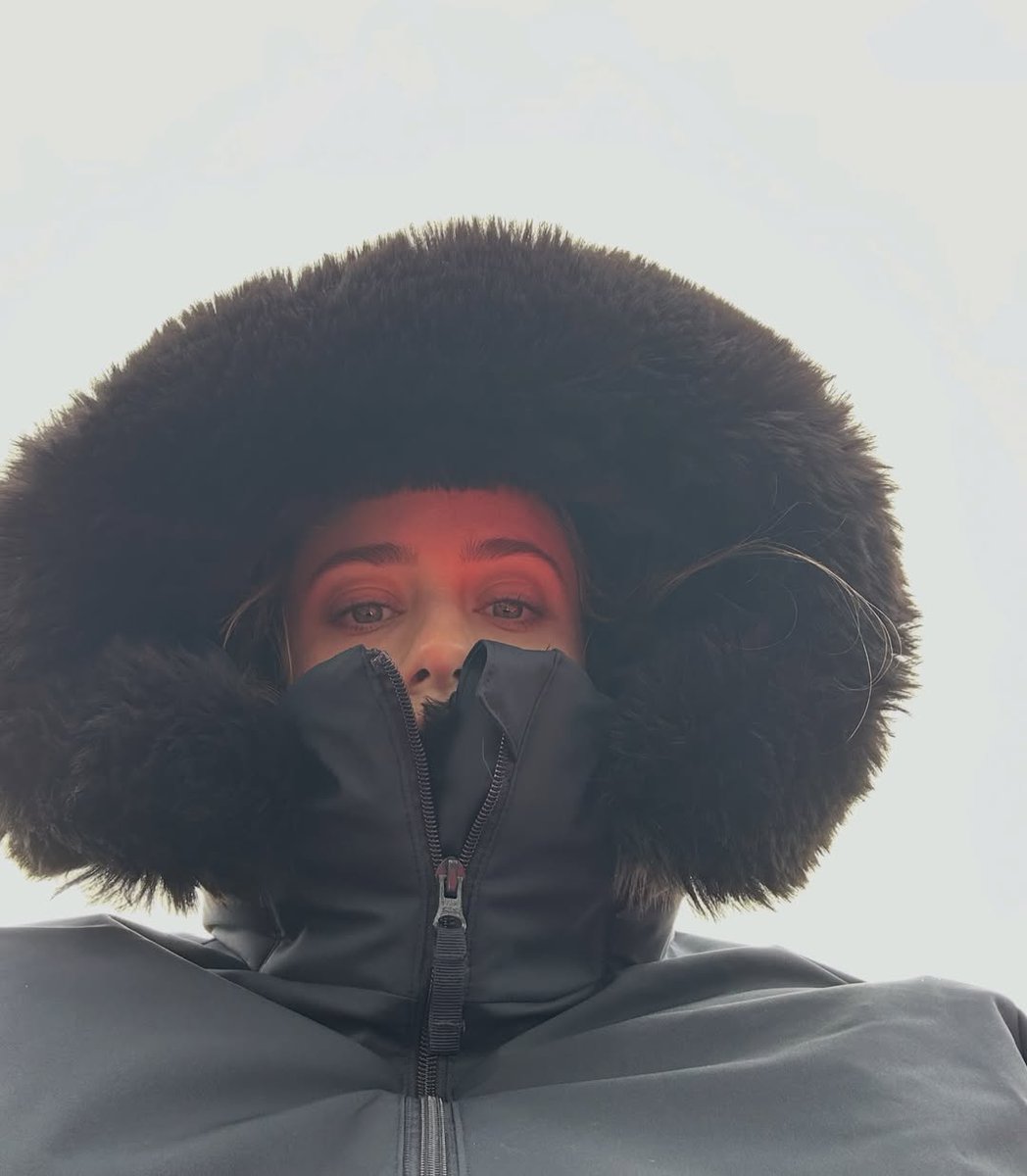 Lili Reinhart Online tweet media