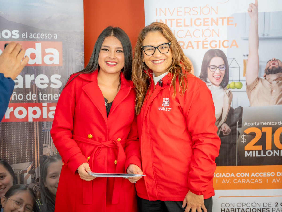 habitatbogota's tweet photo. Hay sueños que no hacen ruido…
pero transforman generaciones enteras.

Hoy, en Bosa y Rafael Uribe Uribe, más familias abren la puerta a un nuevo comienzo: un hogar, una oportunidad, una vida distinta, gracias a #ReactivaTuCompra. 🏡🤍 https://t.co/UmJ7xBd3RY