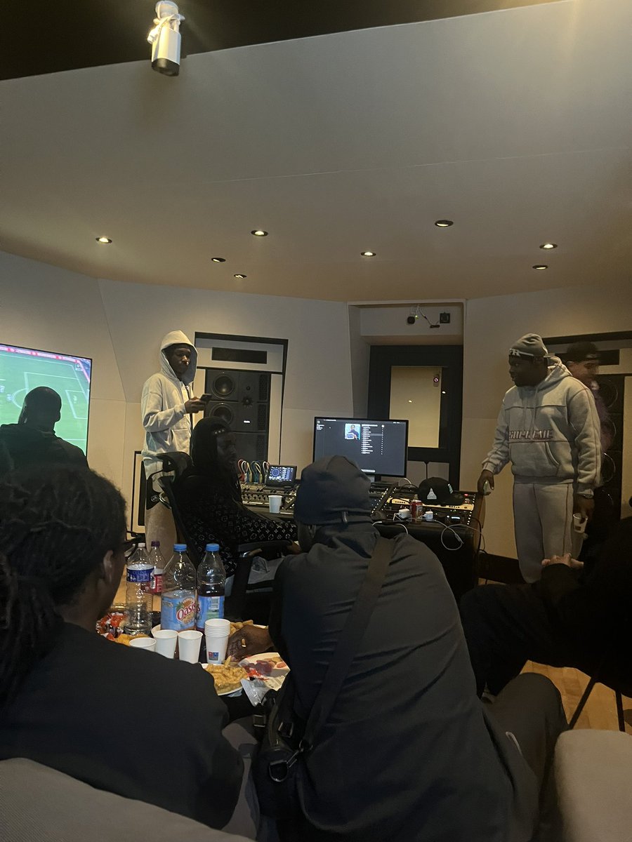 y.Joe is soulja 🪖🇨🇩🇦🇴 tweet media