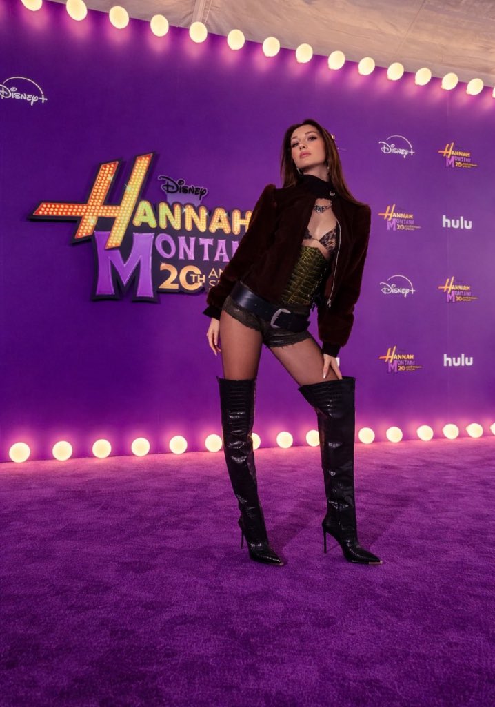 ℰ⭐️ tweet media