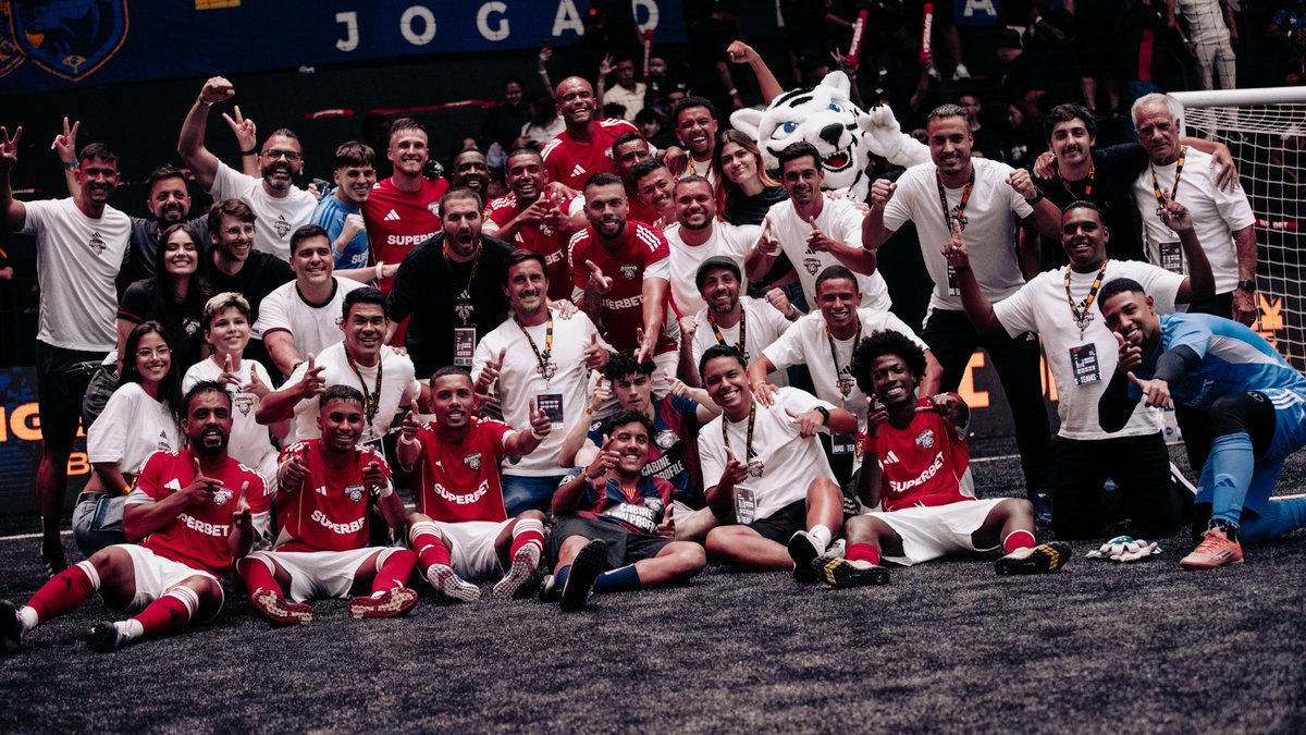 DesimpaiN tweet media