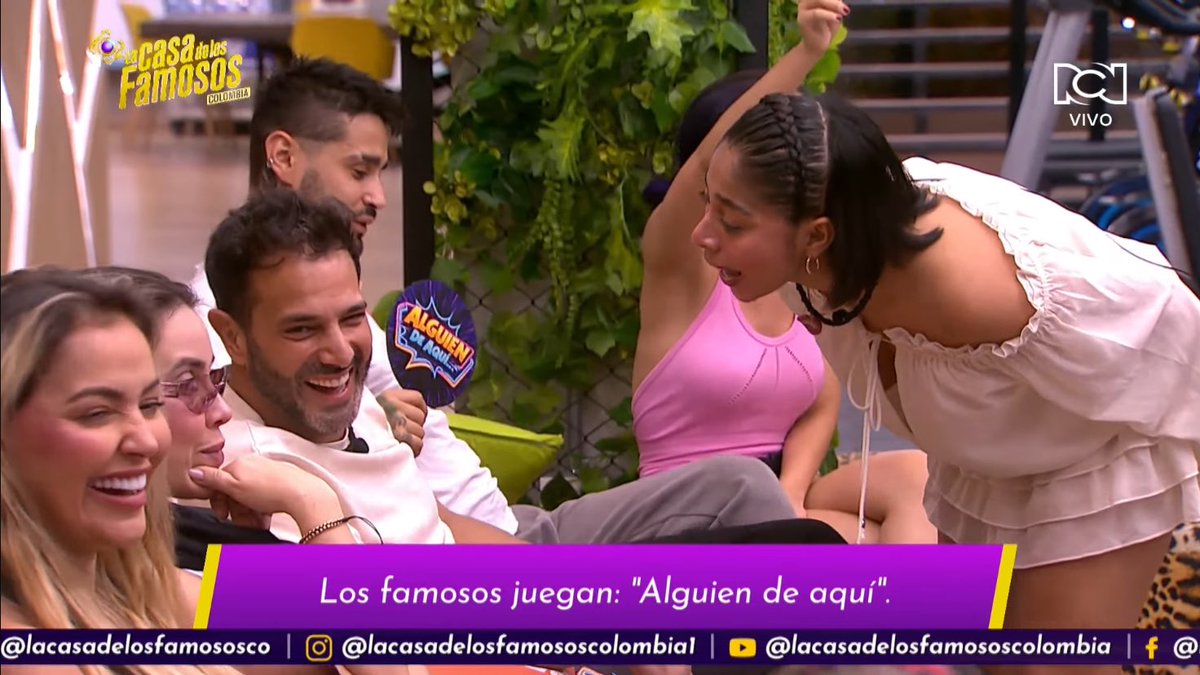 pero kacerola ser tan estupida y no darse cuenta que alejandro se disfruta hacerla rabiar de esa manera, pisó el palito JAJAJAJAJAJA ahora sabe como hacerlo y va a seguir.
Sera este el nuevo viejo zorro el que controla? 😭

#LaCasaDeLosFamososCol3
#LaCasaDeLosFamosoCol