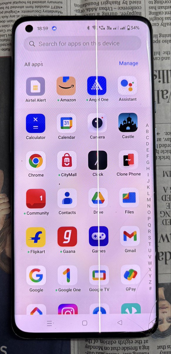 twittkgaurav's tweet image. Minor glass crack is purely cosmetic &amp;amp; unrelated to the line issue a globally known manufacturing defect in #Oneplus9pro Denying free replacement for a known hardware failure due to unrelated external damage is unfair. Request a fair assessment. @OnePlus_IN