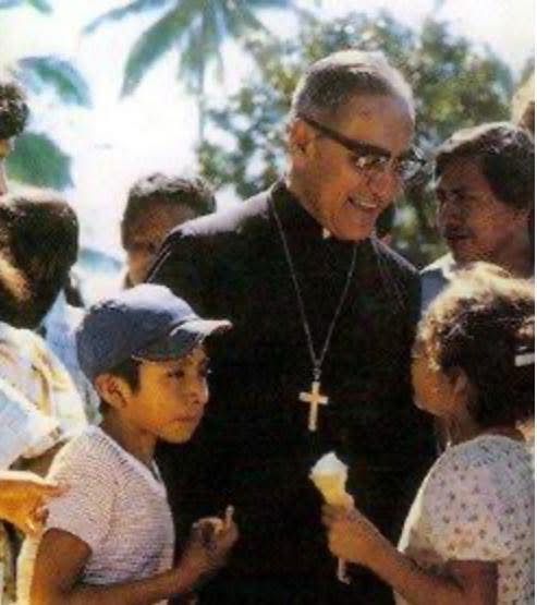 Este día, independientemente de nuestras creencias religiosas, debemos recordar el martirio de Monseñor Romero, nuestro Pastor Amado y Guía Espiritual de El Salvador, sin duda, el salvadoreño más Universal. 

Invoco tu intercesión por quiénes sufren injusticias, como Ruth López.
