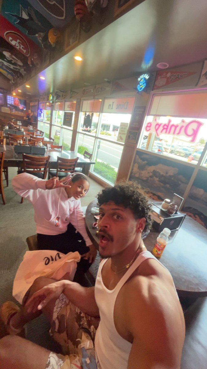 RobbyJ tweet media