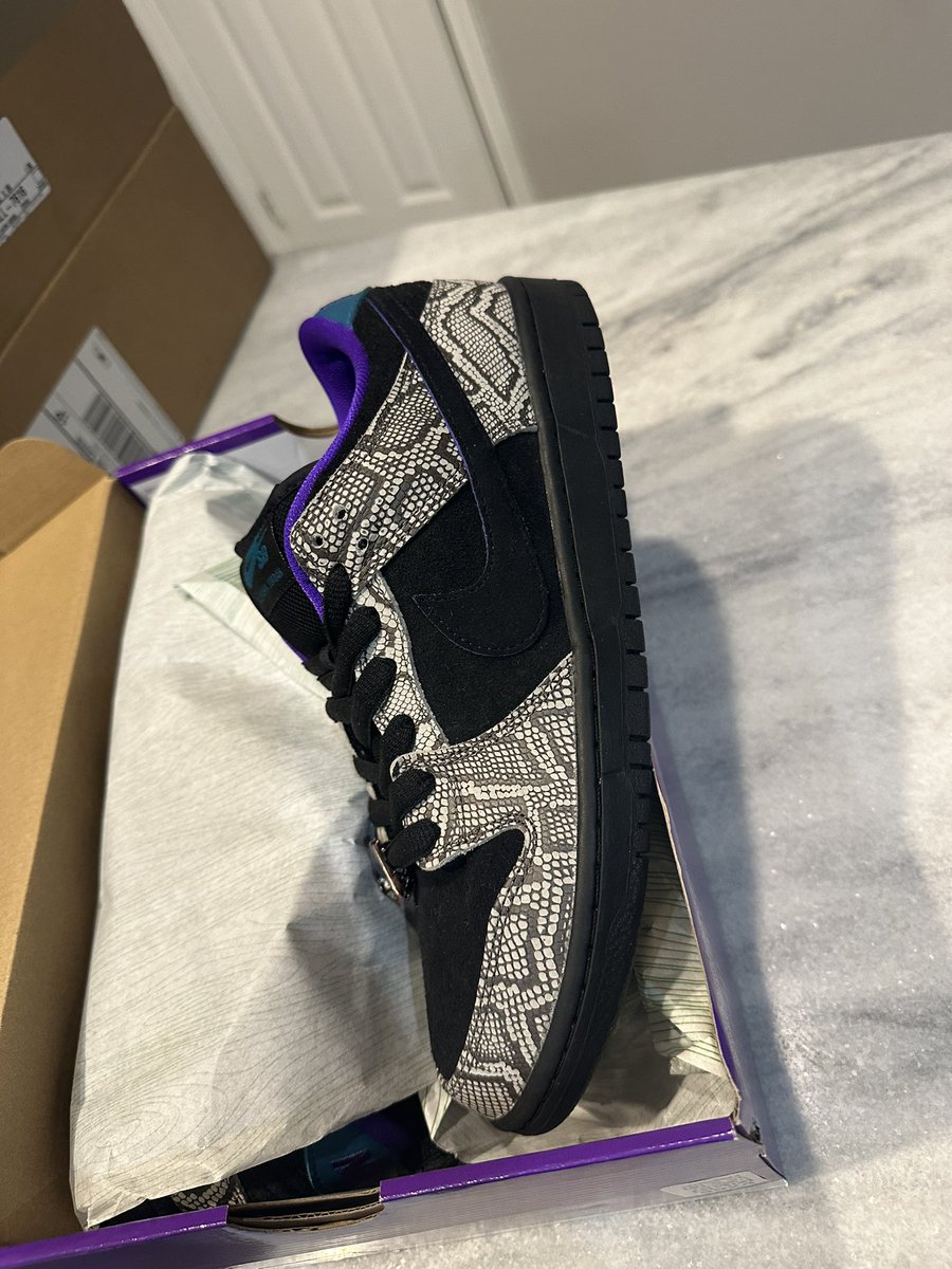 DEE YOUNG / Chamillion_Kicks404 tweet media