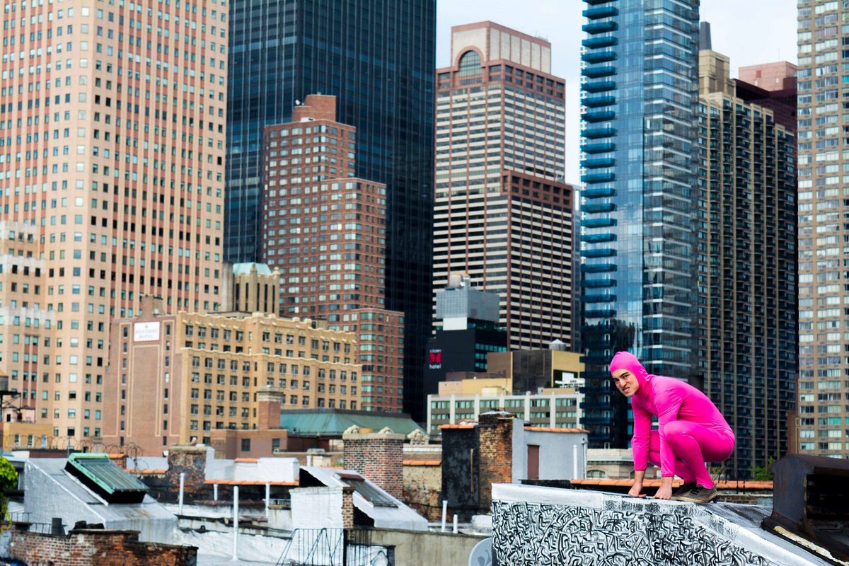 NeonManSaga's tweet photo. Guys im here but I canโt find #pinkguy ?? https://t.co/iLBnaNpBth