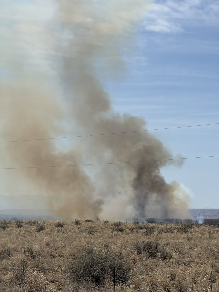 madisonsconner's tweet photo. Crews are battling a wildfire in Valencia County near Jarales. Officials say local residents should avoid the area. @belaolague_krqe is on scene and will have the latest at 4pm. https://t.co/e9HYb9FvZk