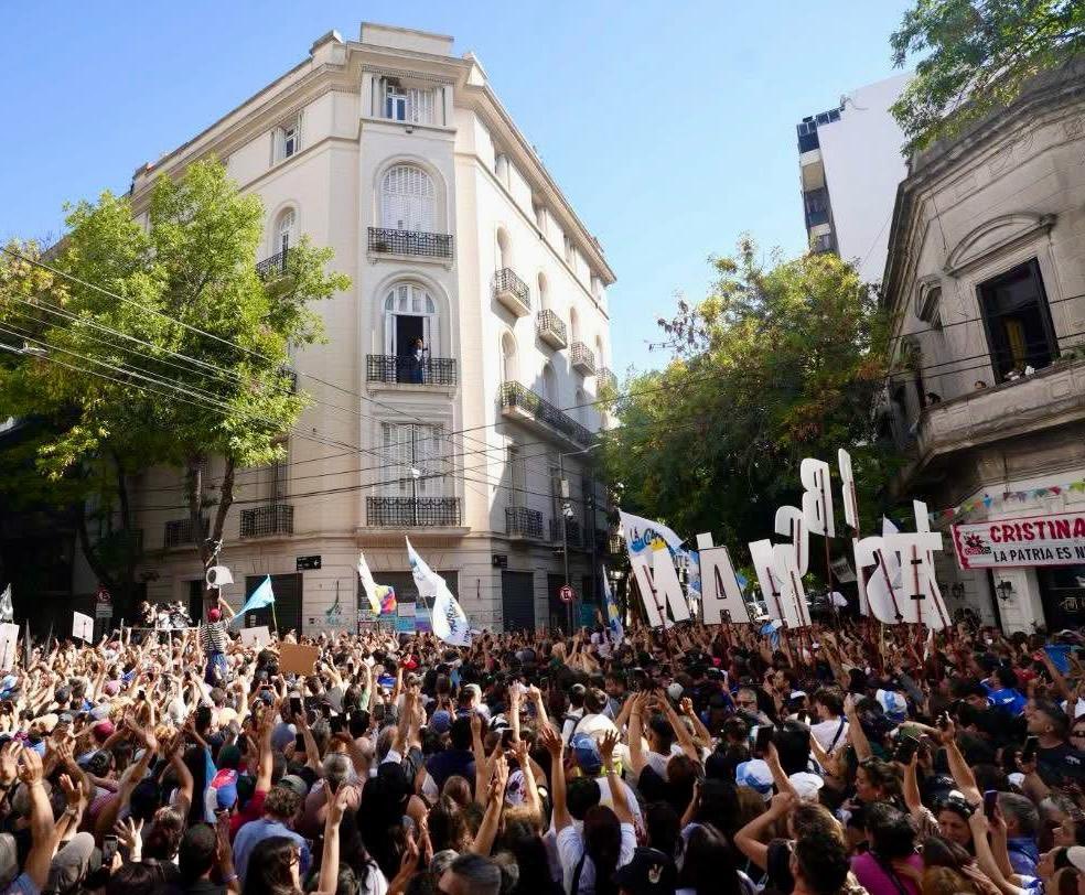 Roxana Monzon tweet media