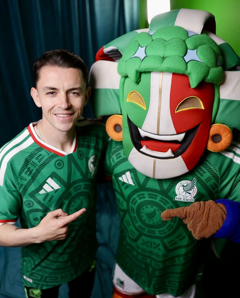 "El Jefe" Águila tweet media