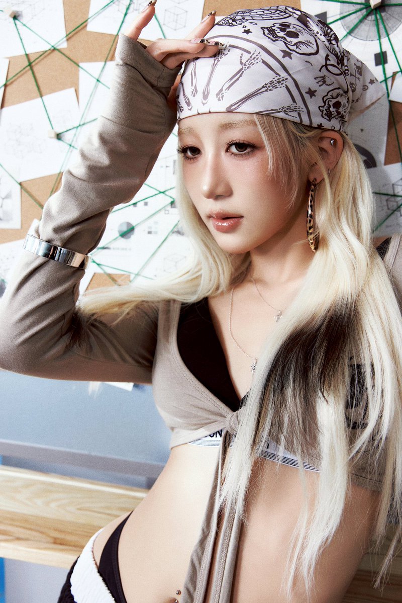 🎞️┊22.03.26
『 TEASERS 』

➥ Photos d’Hikaru pour le troisième concept photo pour [CRACK CODE] qui sortira le 31 mars !

✽ #HIKARU #히카루 ⦙ <a href="/official_kep1er/">Kep1er</a>