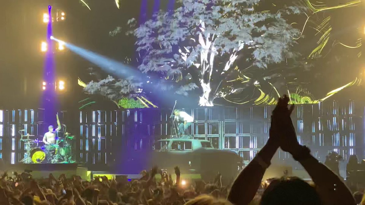 lua james tweet media