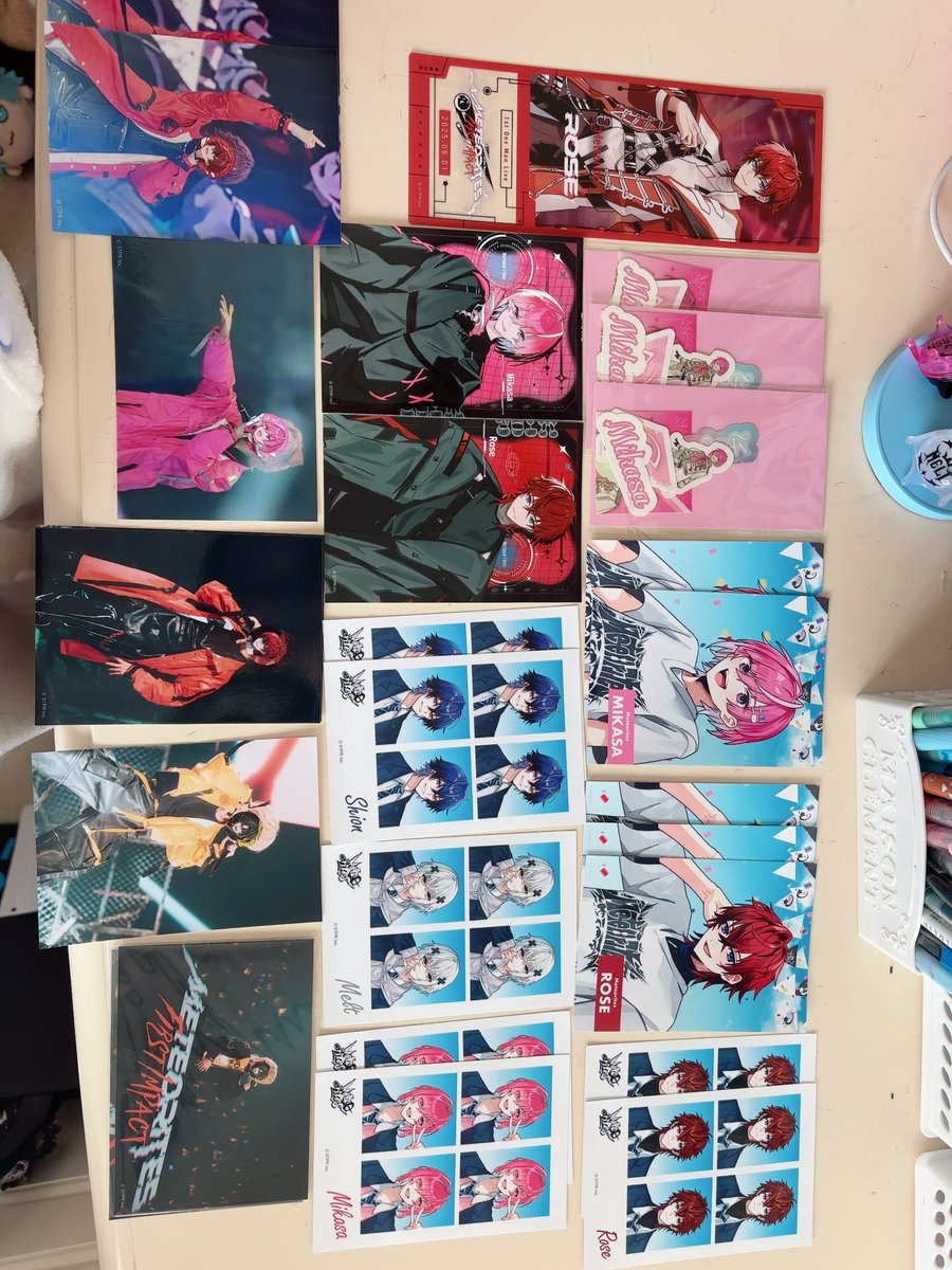 あやな tweet media