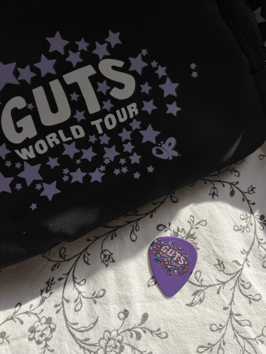 alicia #OliviaIsComing tweet media