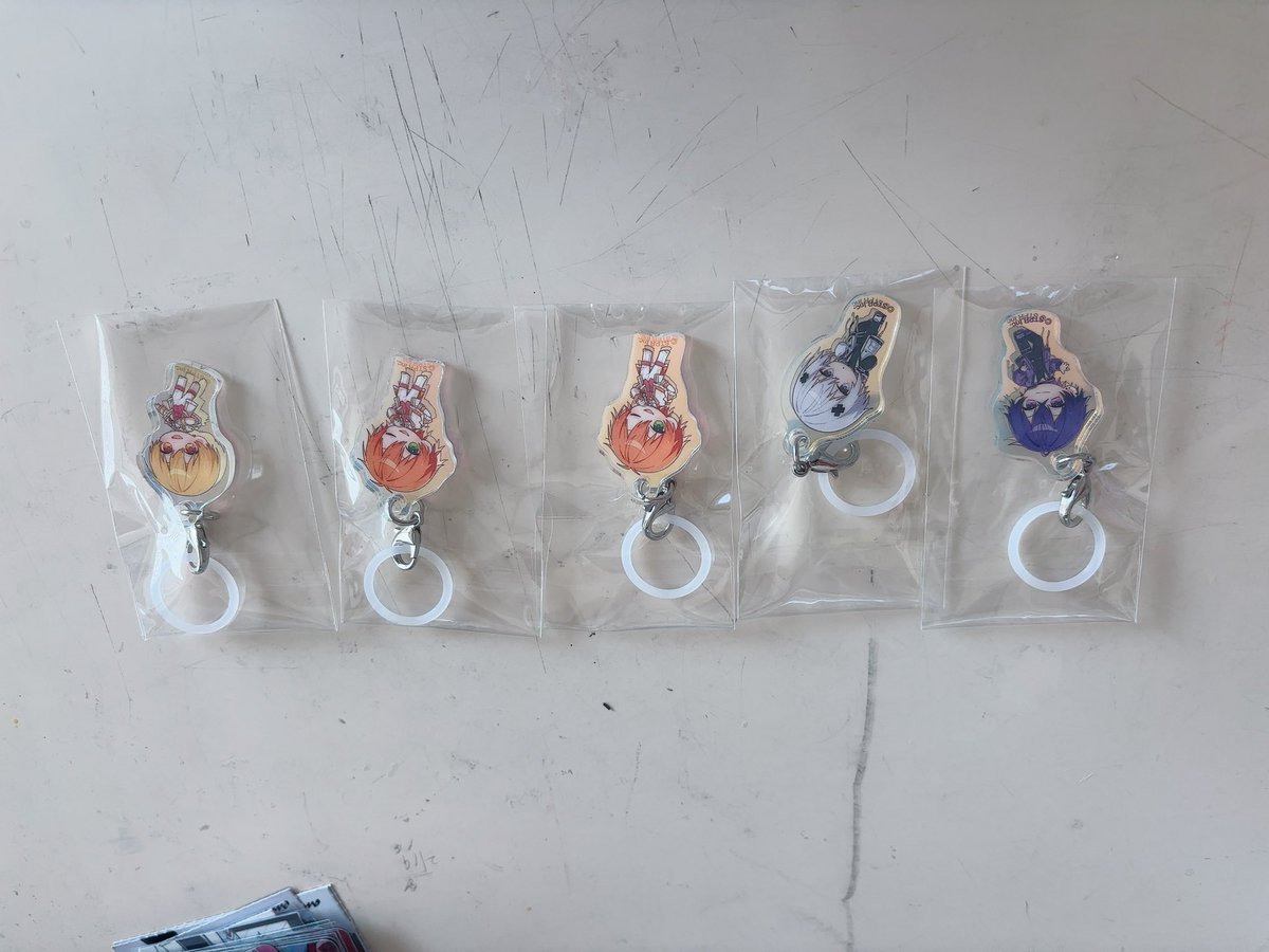 あやな tweet media