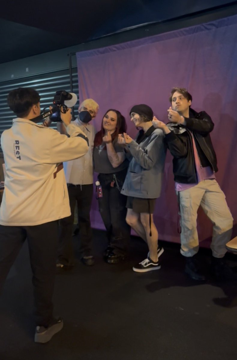 • Louise Melissa • tweet media