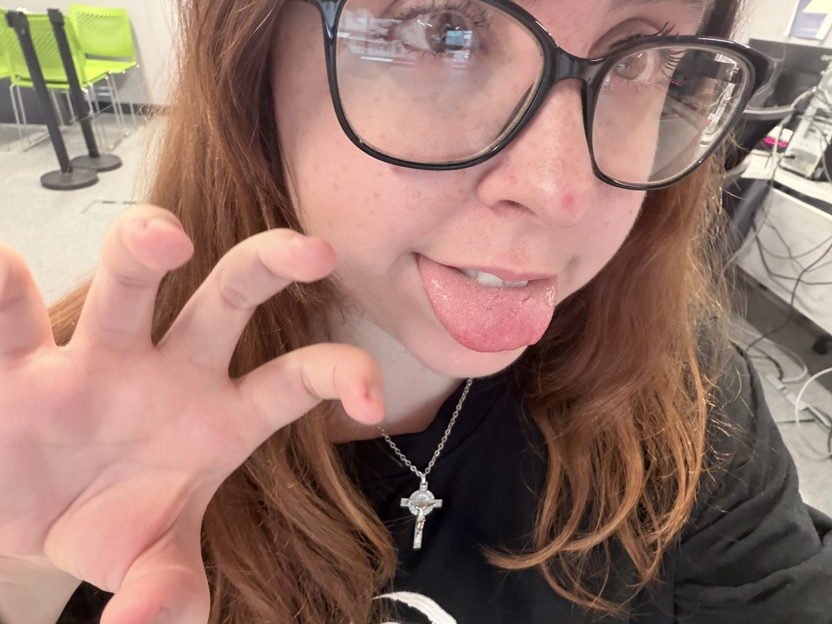 princess eggi tweet media