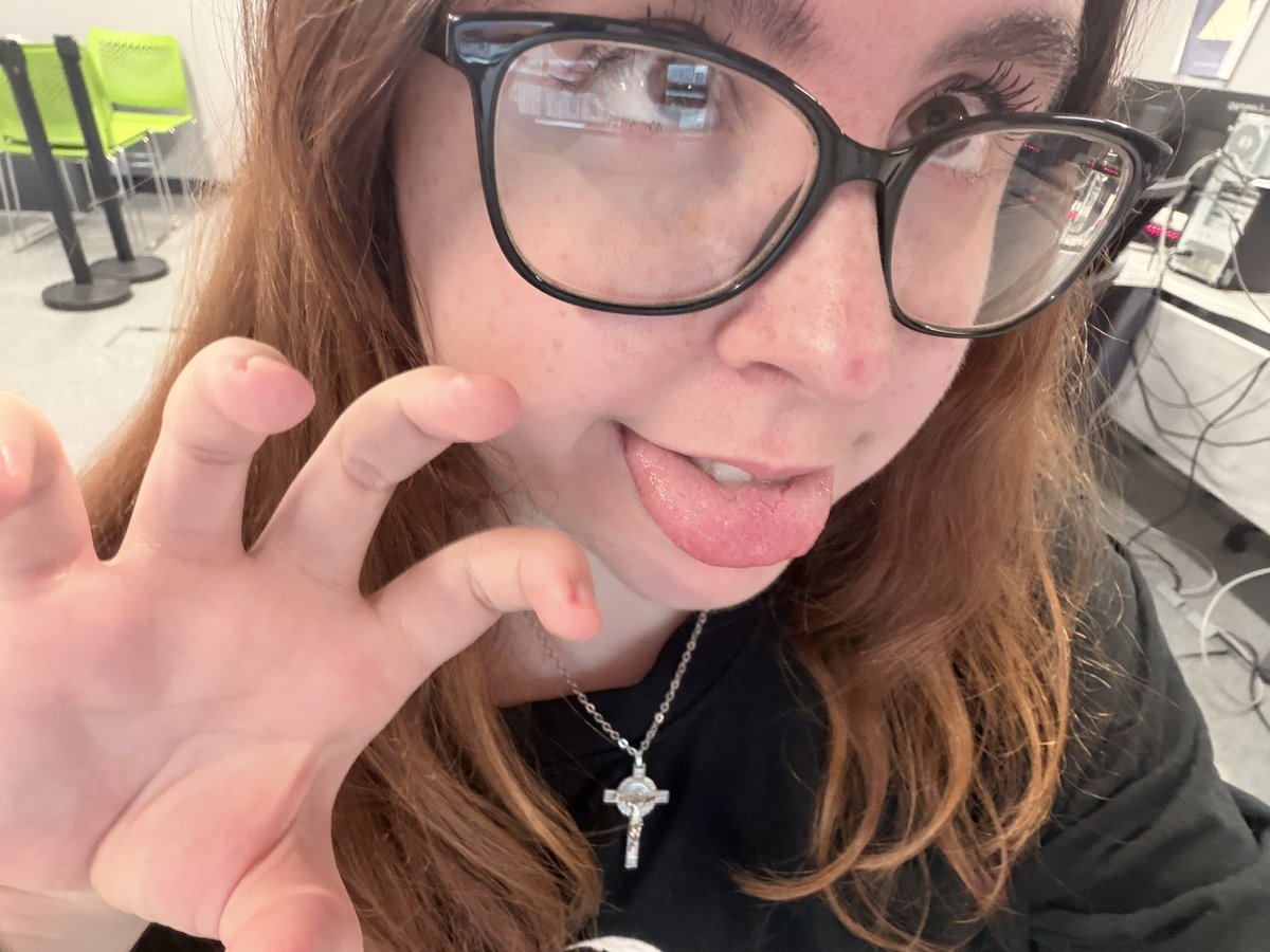 princess eggi tweet media