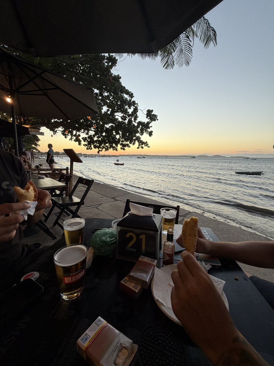 Unidos pelo povo, trabalhando pelo futuro.
