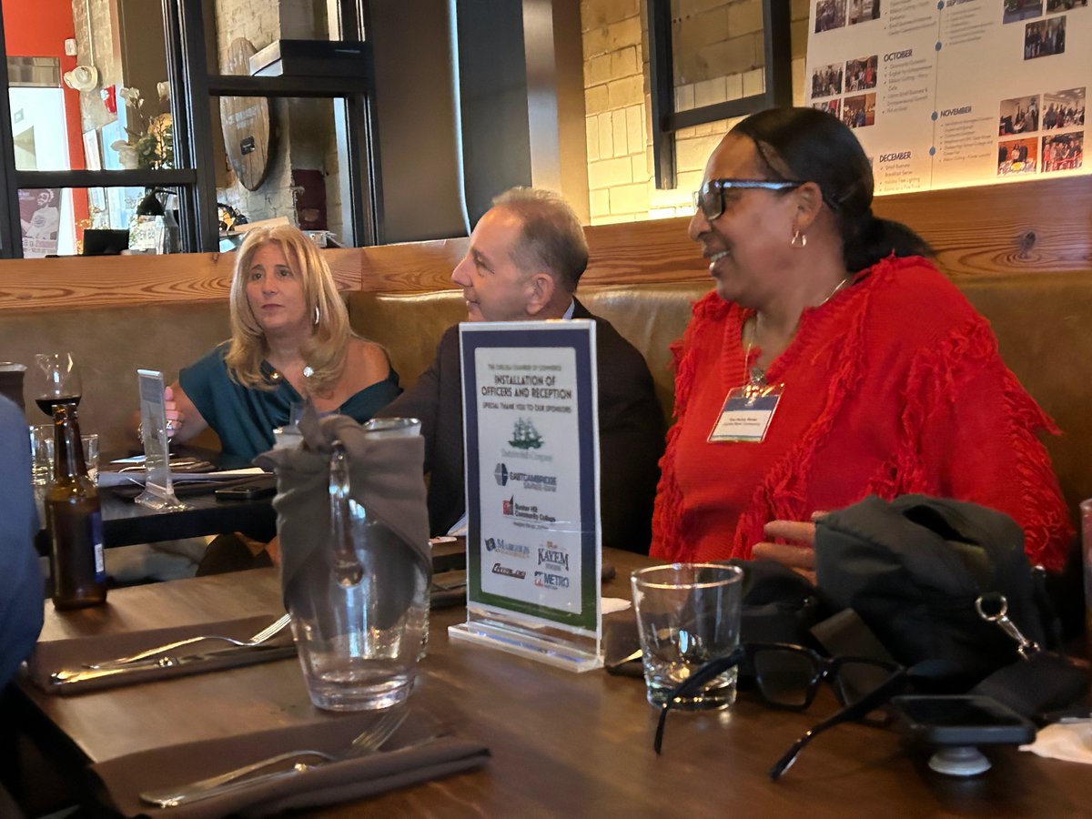 NorthSuffolkOrg's tweet photo. Two NSCS Board members are now also serving as directors for the Chelsea Chamber of Commerce! Thank you Dr. Deb Wayne and Renee Caso for your commitment to the city and North Suffolk. #GivingBack #Leadership https://t.co/pLalthP3ib