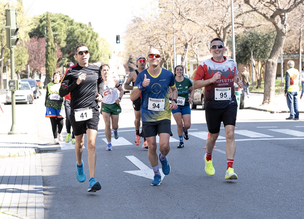 RobertoDLFC's tweet photo. En la VIII Carrera Popular Navarrosa de #AzuquecadeHenares 👍🏻 @Deivizote @Chromscri https://t.co/16qXNmrzI6