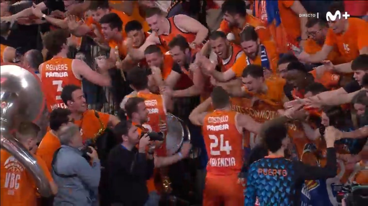 Álex Domínguez tweet media