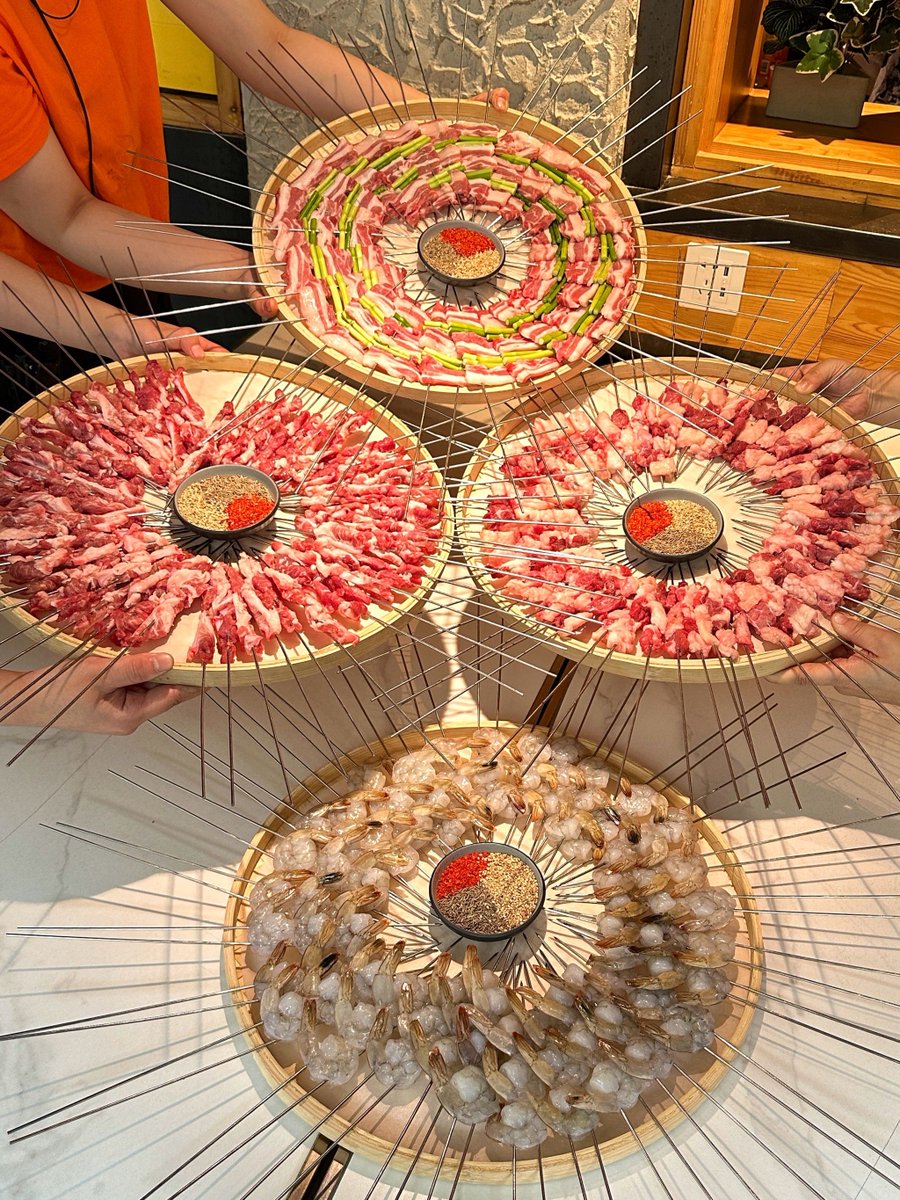 DearSweetNightmares tweet media