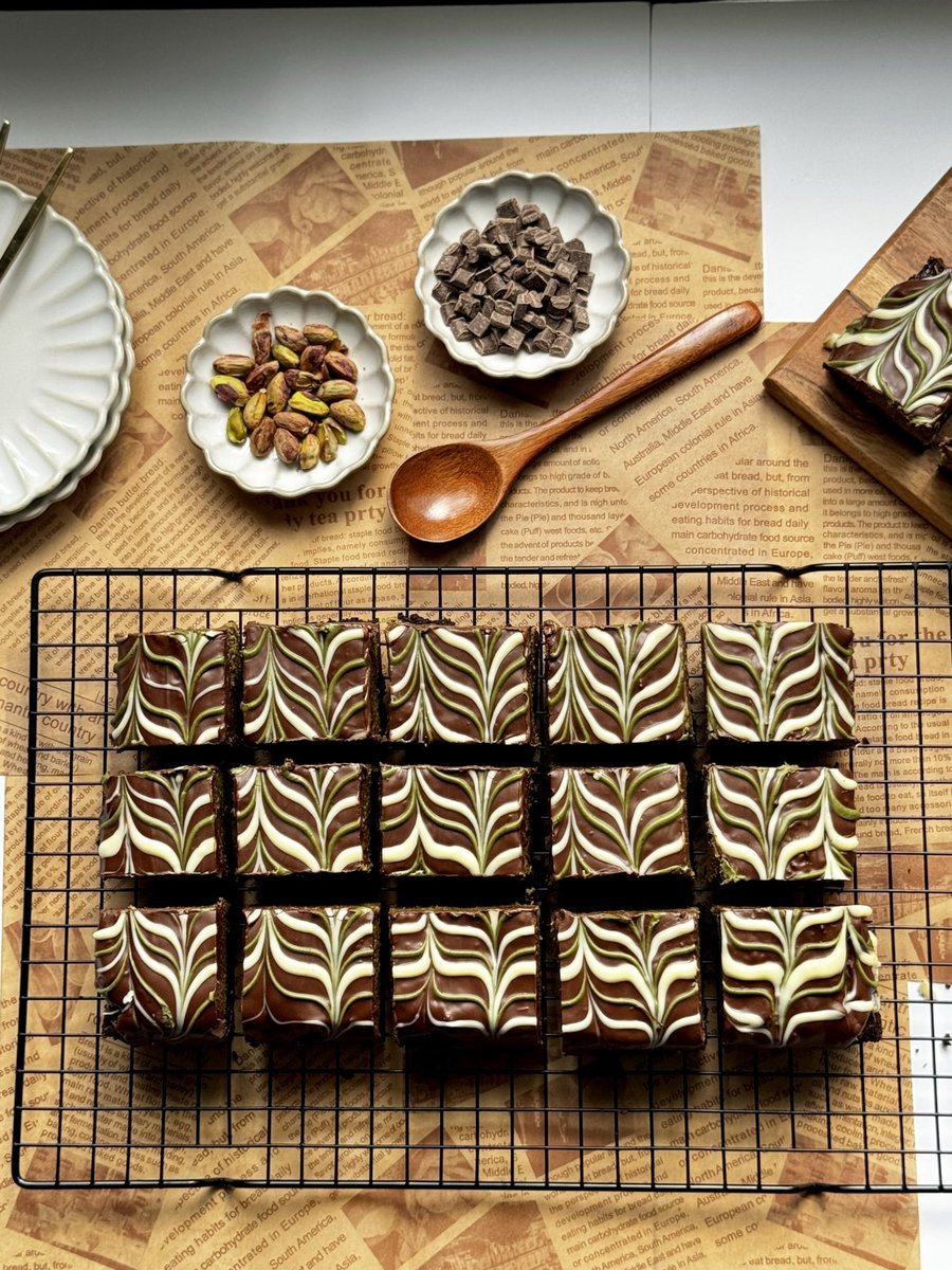 seerat____'s tweet photo. dubai chocolate brownies 🤎✨ https://t.co/D3vEjGefr9