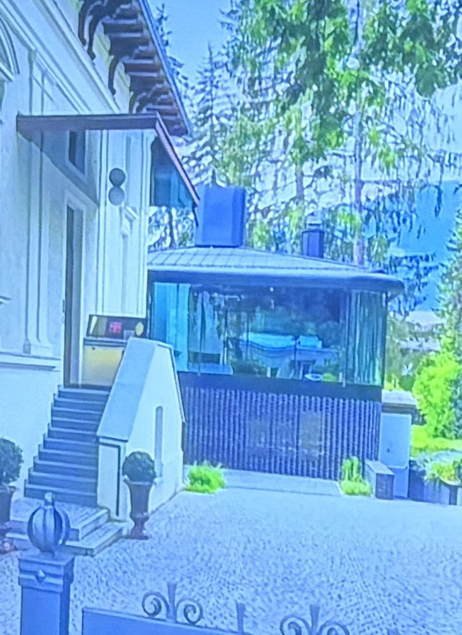 philipnolan1's tweet photo. This episode of #MasterChef is pure food porn. I’m licking the TV screen. #CookTheMountain https://t.co/wExdOb1AEq