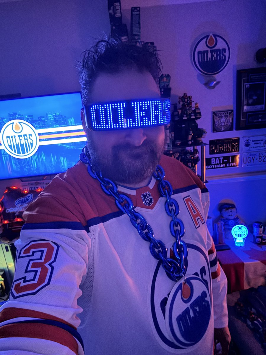 RussJerichoArt's tweet photo. Game Day Photo!
Game 7๏ธโฃ2๏ธโฃ/8๏ธโฃ2๏ธโฃ. The #Oilersโ Quest for the @StanleyCup continues!
๐ @utahmammoth
๐ @deltacenter
Wearing #OilCountry BLUE and ORANGE as LOUD and PROUD as I can! All the way in the UK. ๐ด๓ ง๓ ข๓ ฅ๓ ฎ๓ ง๓ ฟ๐ฌ๐ง
#LetsGoOilers ๐๐งก๐ค๐๐ฅ
๐จ๐จ๐ฆ๐จ๐ฆ๐จ๐ฆ https://t.co/zLk3x2W5kU