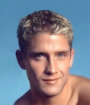 In the late 90’s i discovered internet porn. My internet service was dial up with 56k internet and free serve internet. As a boy in my teens wanking was a daily thing and I had a crush on Joe Landon. I would practically pull the head of it in the late nights watching g Joe.
