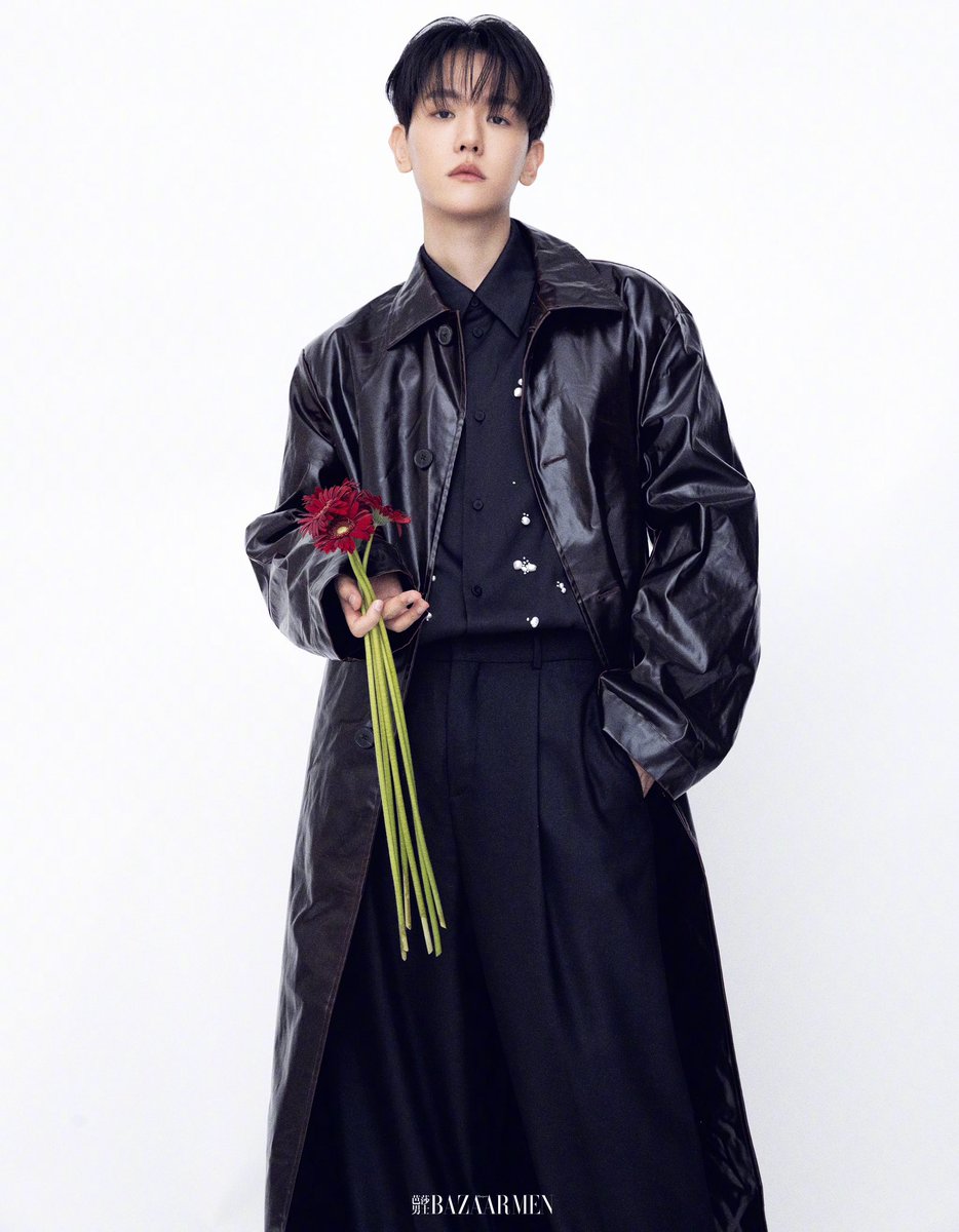 hourly baekhyun 🤍 tweet media