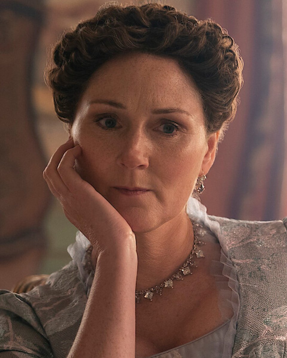 Evie Magazine tweet media