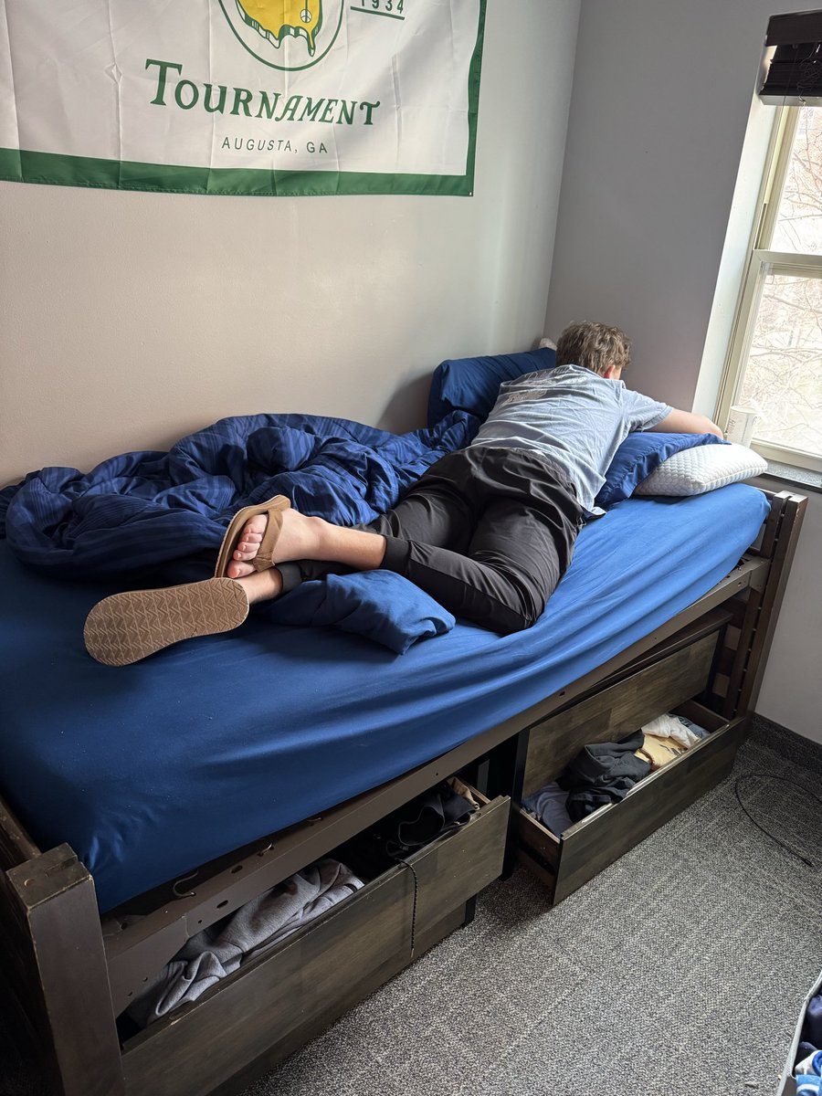 Flops in bed, this is fraternal #touse #fraternal